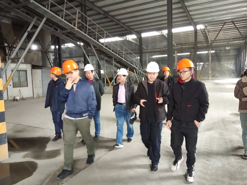天造集团下属子公司谦源建材和中建沥青召开清洁生产审核验收会